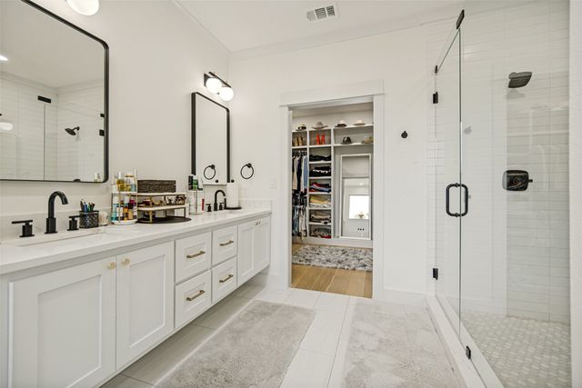 1325 Compton Street, Dallas, TX 75203