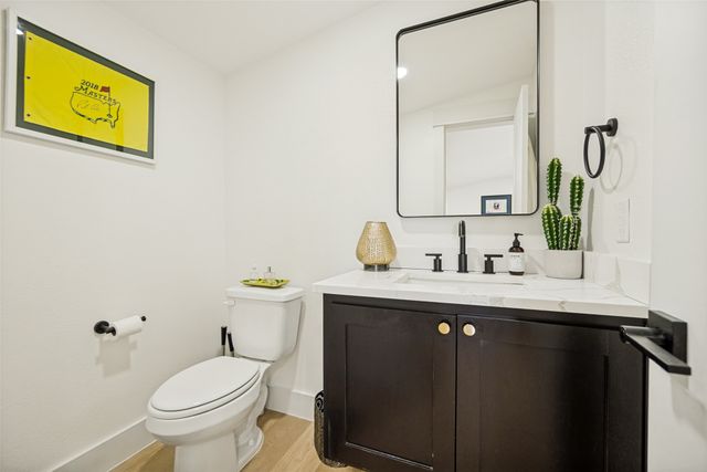 1325 Compton Street, Dallas, TX 75203