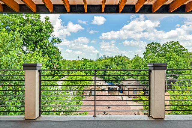 1325 Compton Street, Dallas, TX 75203