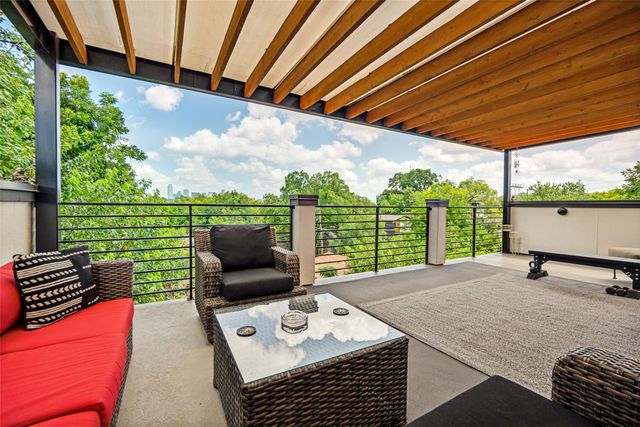 1325 Compton Street, Dallas, TX 75203