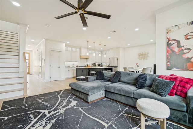 1325 Compton Street, Dallas, TX 75203