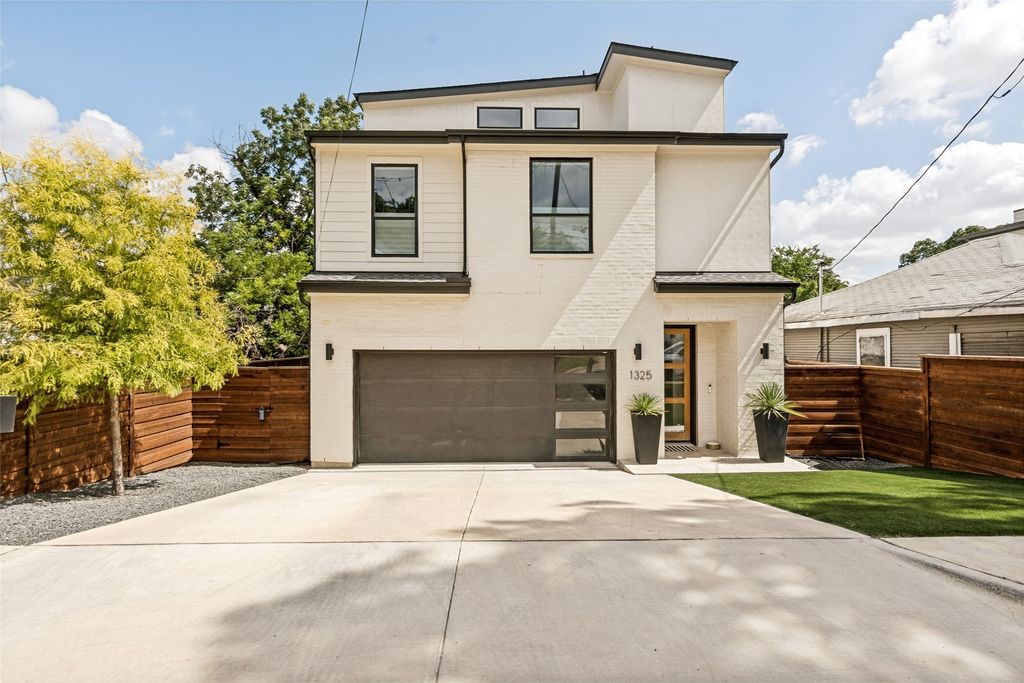 1325 Compton Street, Dallas, TX 75203