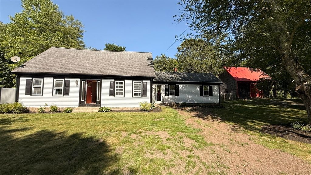 36 Spruce St, Middleboro, MA 02344
