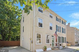 104 W UNION ST, Burlington, NJ 08016