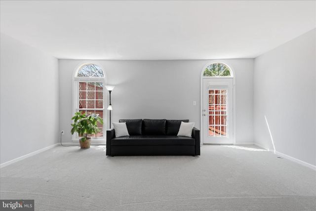 46810 RABBITRUN TER, Sterling, VA 20164