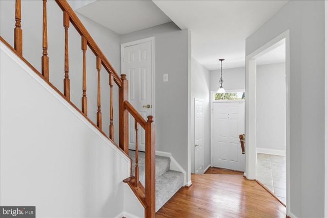 46810 RABBITRUN TER, Sterling, VA 20164