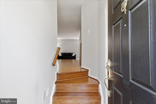 46810 RABBITRUN TER, Sterling, VA 20164