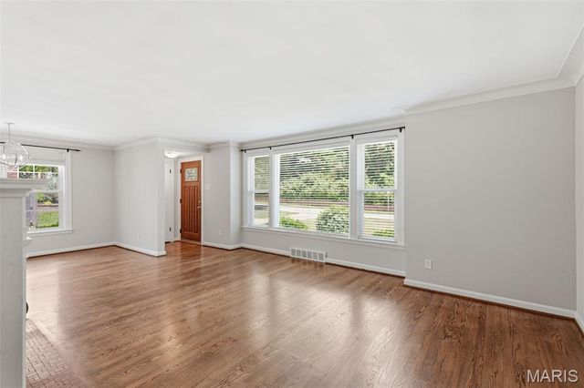 557 N Woodlawn Avenue, Kirkwood, MO 63122