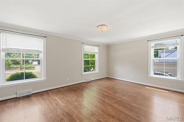 557 N Woodlawn Avenue, Kirkwood, MO 63122