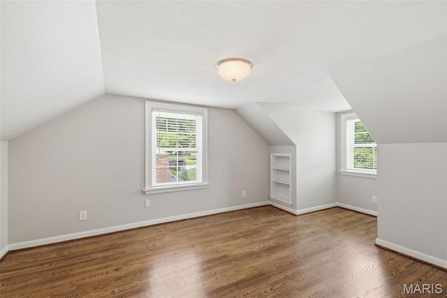 557 N Woodlawn Avenue, Kirkwood, MO 63122