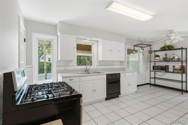 557 N Woodlawn Avenue, Kirkwood, MO 63122
