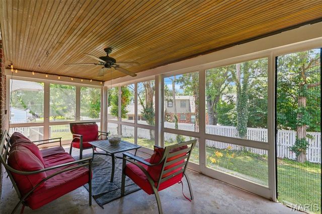 557 N Woodlawn Avenue, Kirkwood, MO 63122