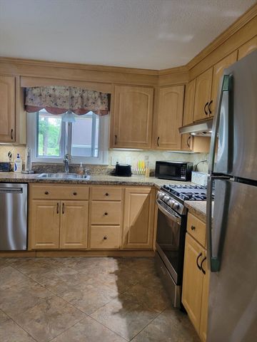 401 Cross St, Boylston, MA 01505
