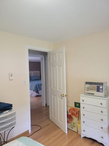 401 Cross St, Boylston, MA 01505