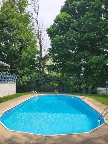 401 Cross St, Boylston, MA 01505