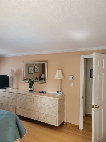 401 Cross St, Boylston, MA 01505