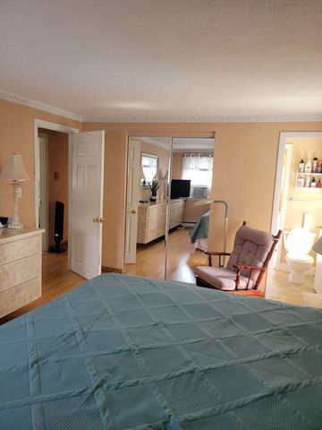 401 Cross St, Boylston, MA 01505