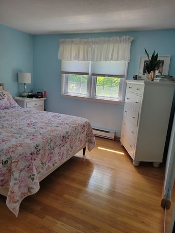 401 Cross St, Boylston, MA 01505