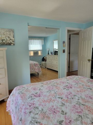 401 Cross St, Boylston, MA 01505