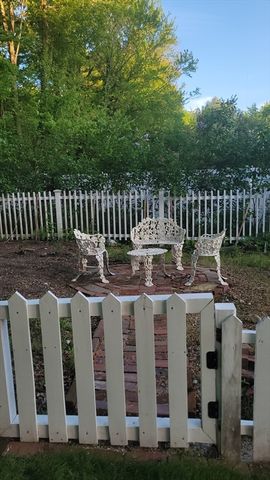 401 Cross St, Boylston, MA 01505