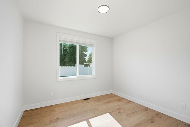 12121 E Sharp Ln, Spokane Valley, WA 99206