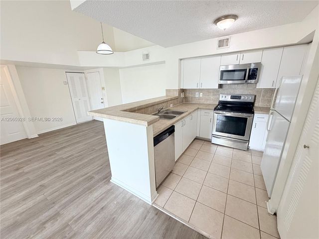 1749 Village Boulevard 304, West Palm Beach, FL 33409