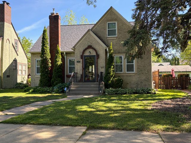 722 Arlington Avenue E, Saint Paul, MN 55106