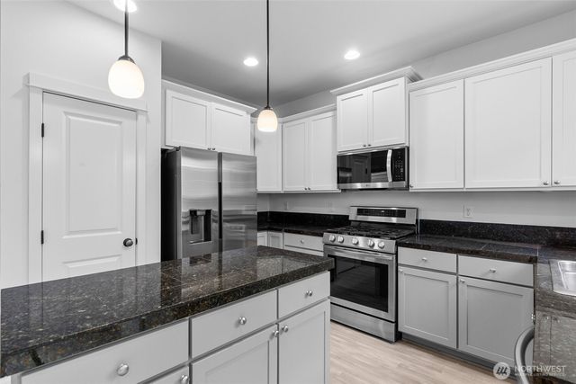 24015 221st Lane SE, Maple Valley, WA 98038