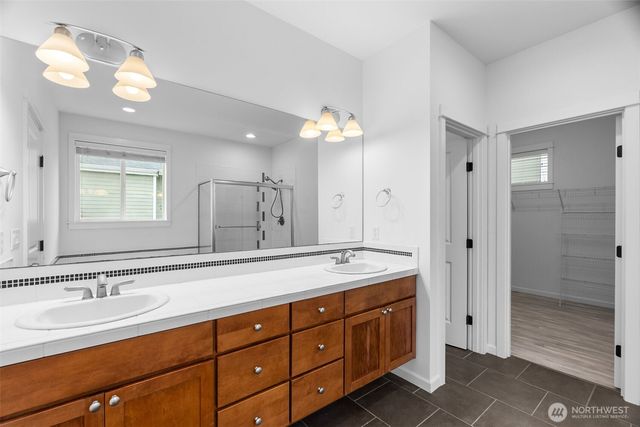 24015 221st Lane SE, Maple Valley, WA 98038