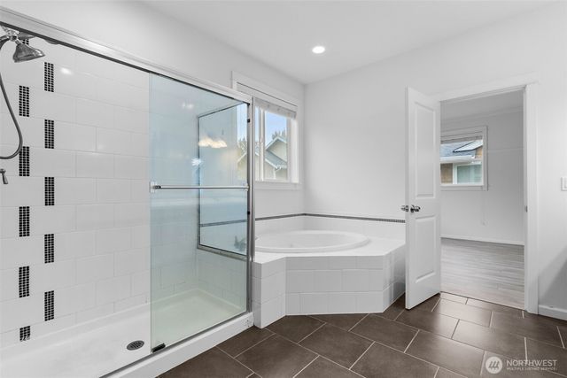 24015 221st Lane SE, Maple Valley, WA 98038