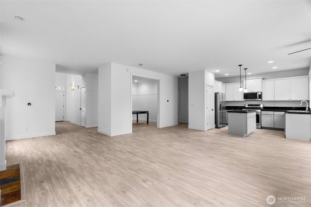 24015 221st Lane SE, Maple Valley, WA 98038