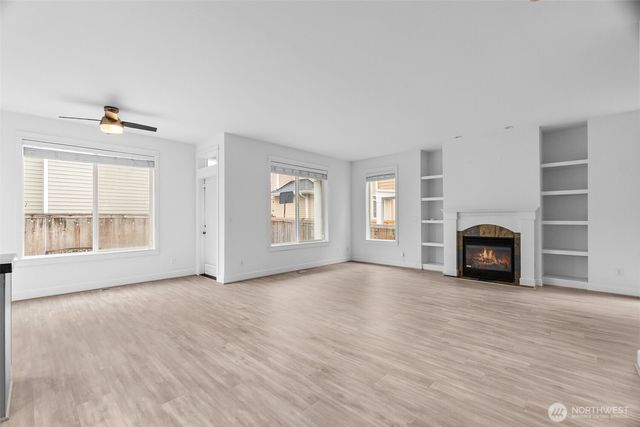 24015 221st Lane SE, Maple Valley, WA 98038