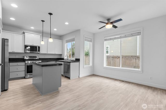 24015 221st Lane SE, Maple Valley, WA 98038