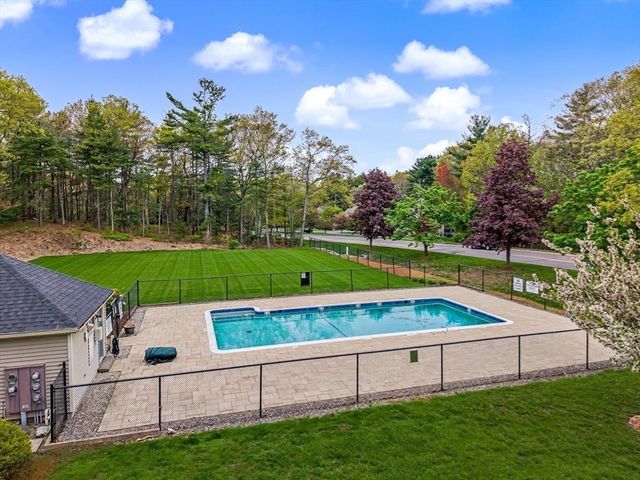3 Oak View Ter 3, Franklin, MA 02038