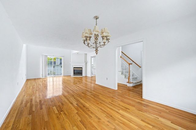 3 Oak View Ter 3, Franklin, MA 02038