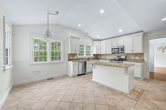 3 Oak View Ter 3, Franklin, MA 02038