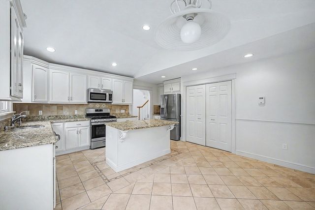 3 Oak View Ter 3, Franklin, MA 02038