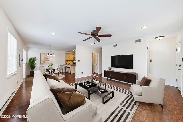 21 Plaza Del Campillo A, Freehold, NJ 07728