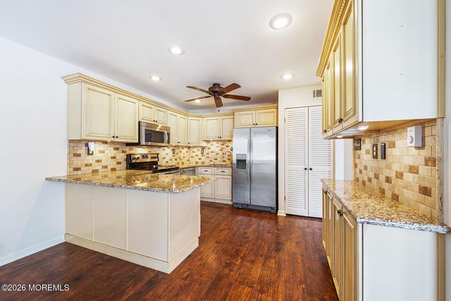 21 Plaza Del Campillo A, Freehold, NJ 07728