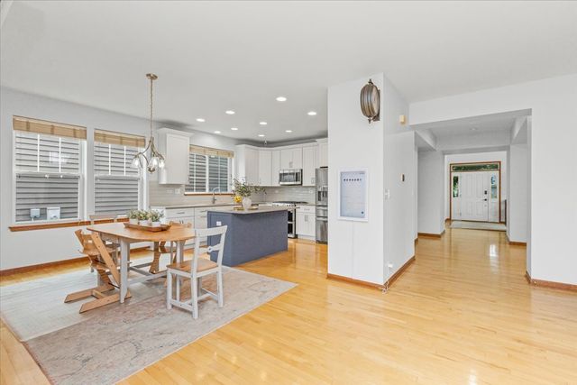 306 Lasalle Street, Vernon Hills, IL 60061