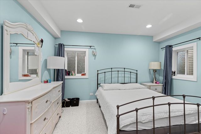 306 Lasalle Street, Vernon Hills, IL 60061