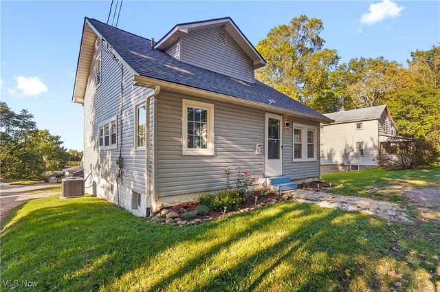 2643 Monroe Street, Lakemore, OH 44250