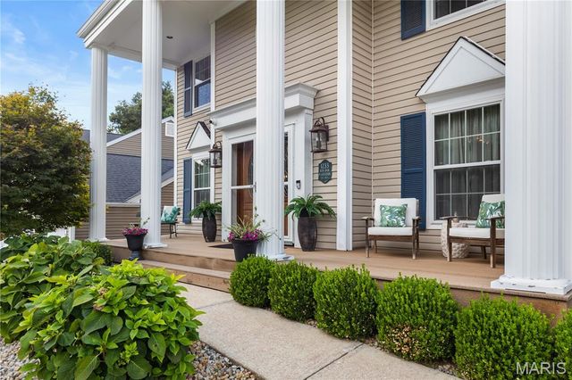 1233 Red Oak Plantation Drive, Ballwin, MO 63021