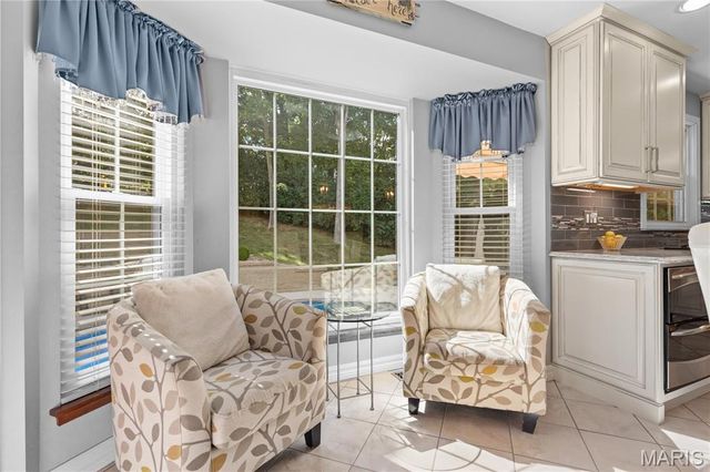 1233 Red Oak Plantation Drive, Ballwin, MO 63021
