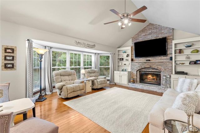 1233 Red Oak Plantation Drive, Ballwin, MO 63021