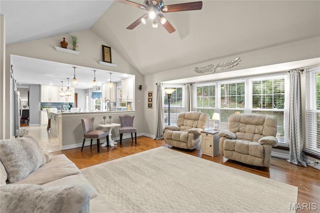 1233 Red Oak Plantation Drive, Ballwin, MO 63021