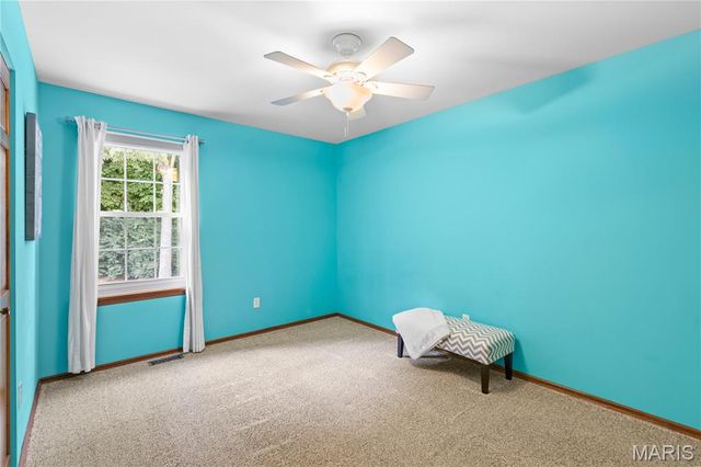 1233 Red Oak Plantation Drive, Ballwin, MO 63021