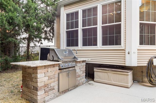1233 Red Oak Plantation Drive, Ballwin, MO 63021
