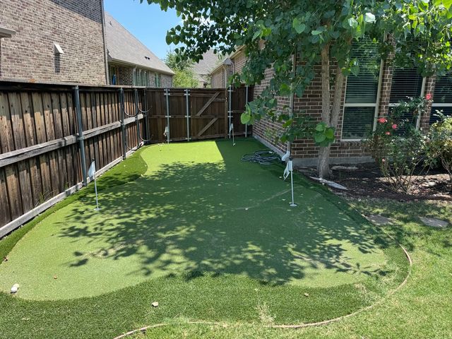 3721 Kennoway, The Colony, TX 75056