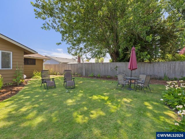 2250 NW Highland Dr, Corvallis, OR 97330